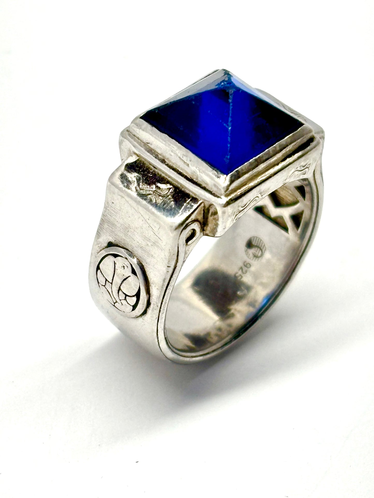 The Spinel Power Ring